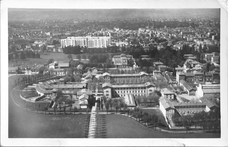 Asile d'aliénés de Bron, puis asile départemental d'aliénés du Rhône, puis asile d'aliénés du Vinatier, actuellement centre hospitalier Le Vinatier