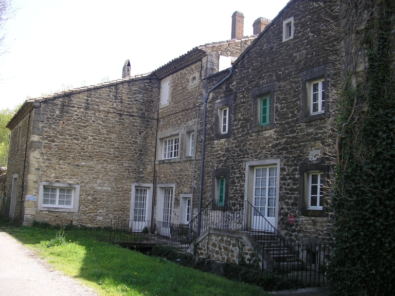 moulin à blé : moulin de l'Aulière, puis atelier mécanique, actuellement gîtes