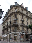 Remise, puis maison, puis hôtel de voyageurs Hôtel des Nations, puis Restaurant-Hôtel Lamartine, actuellement immeuble