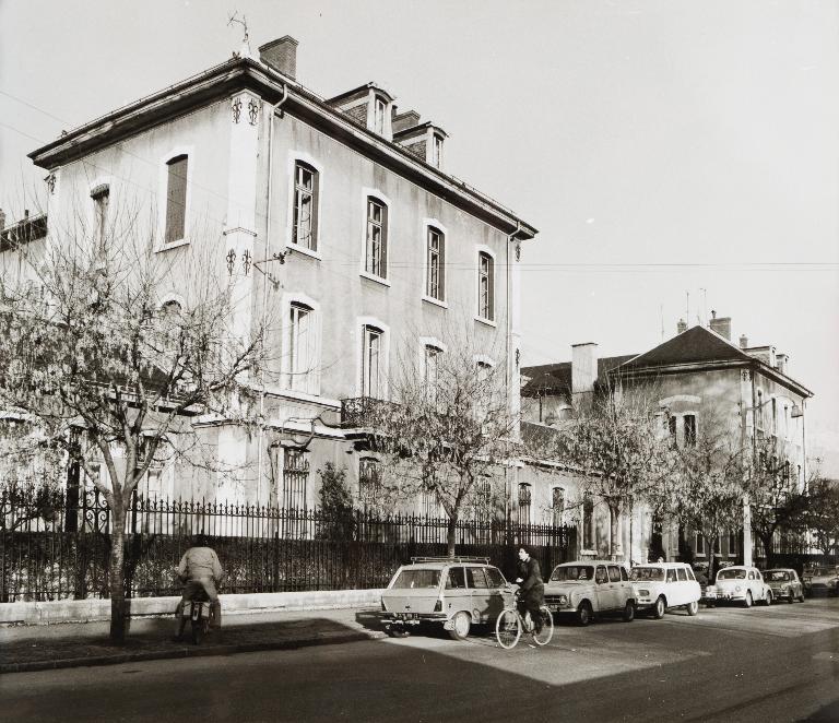 Façade boulevard du lycée, 1976.
