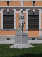 Sculpture (ronde-bosse) : Ouvrier du bâtiment