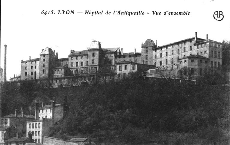 Hôpital et asile d'aliénés dits hospice de l'Antiquaille, puis hôpital Saint-Pothin, actuellement hôpital de l'Antiquaille