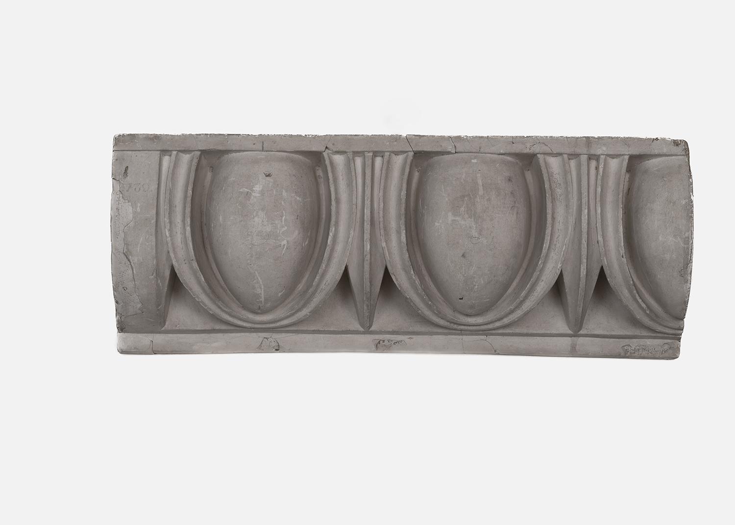 Haut-relief : Oves et dards du temple de Mars Vengeur