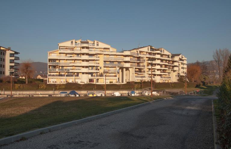 Ensemble de trois immeubles, dits Résidences Le Port du Tillet