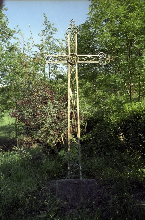 Les croix monumentales du canton de Boën et de la commune de Sail-sous-Couzan