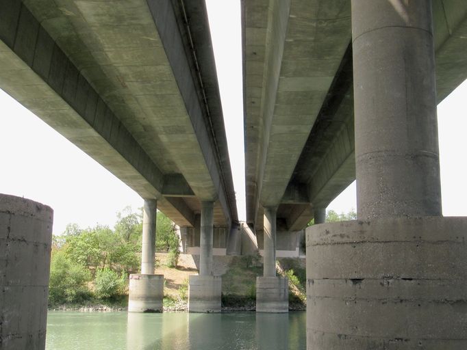 Pont autoroutier dit Pont aval de Pierre-Bénite (tronçon est)