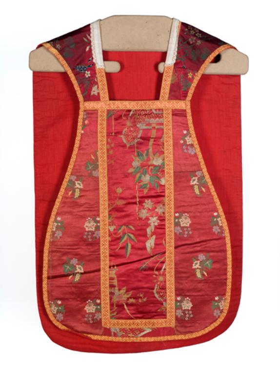 chasuble, étole, manipule, bourse de corporal : onement rouge