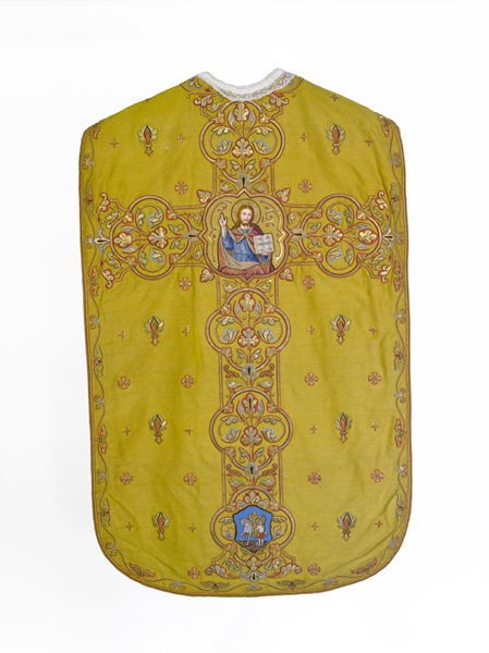 ornement doré n°1 : chasuble, étole, manipule