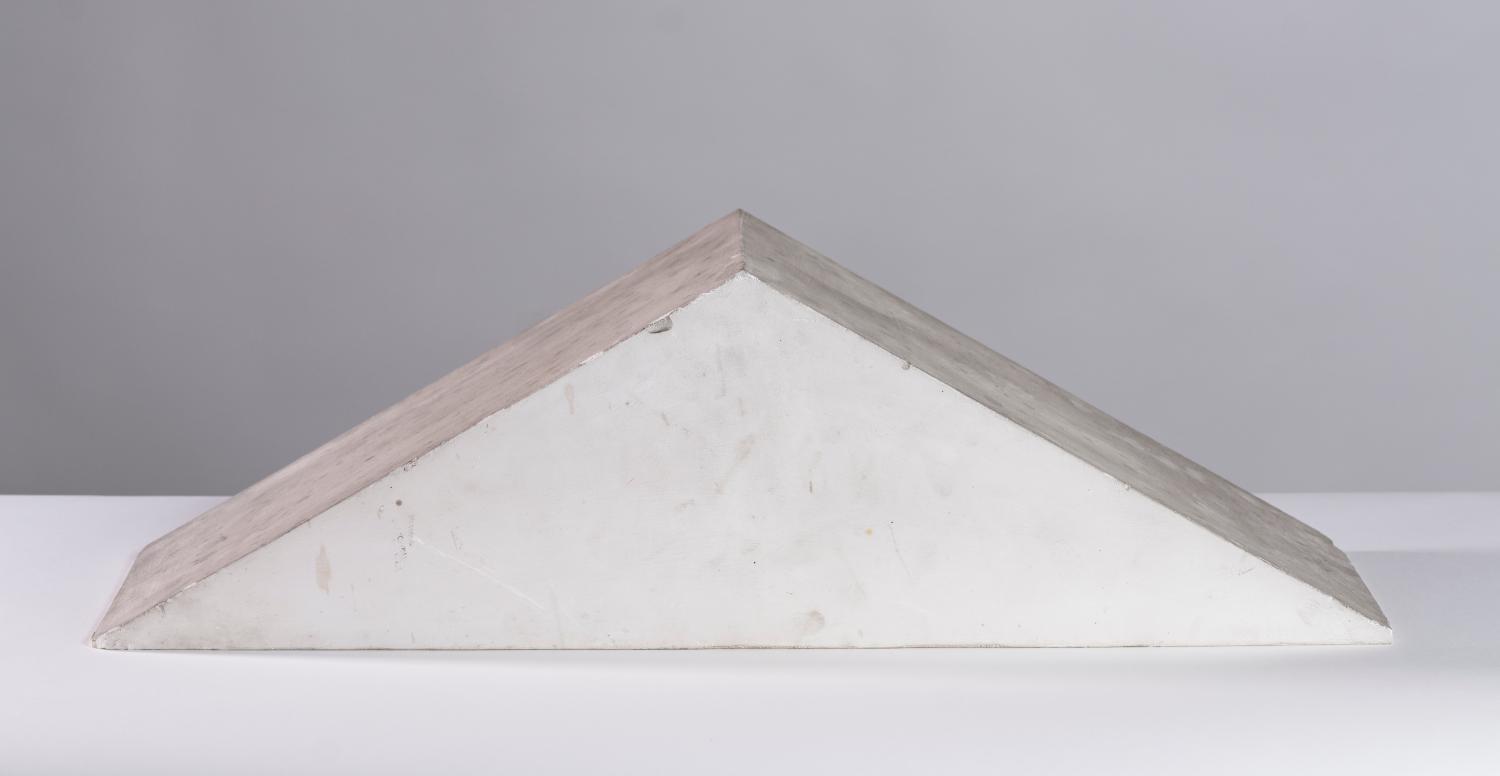 Objet de représentation de formes géométriques ou mathématiques : Prisme droit à base triangulaire