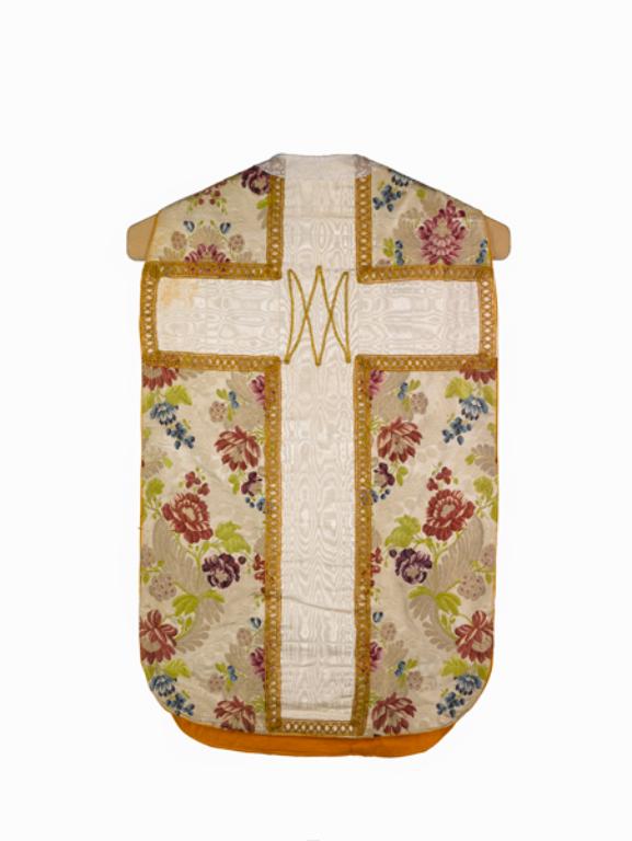 chasuble : ornement blanc