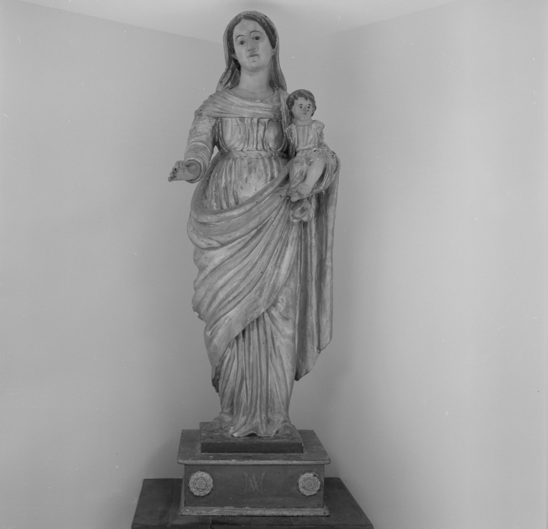 Statue : Vierge à l'Enfant