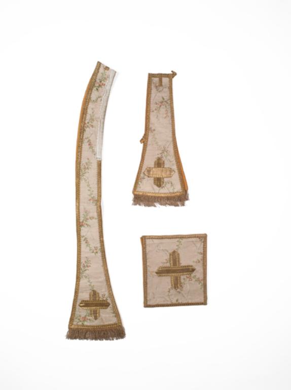 chasuble, étole, manipule, bourse de corporal : ornement blanc n°2