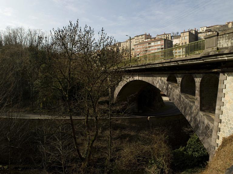 Le pont de Saint-Roch depuis la rive droite.