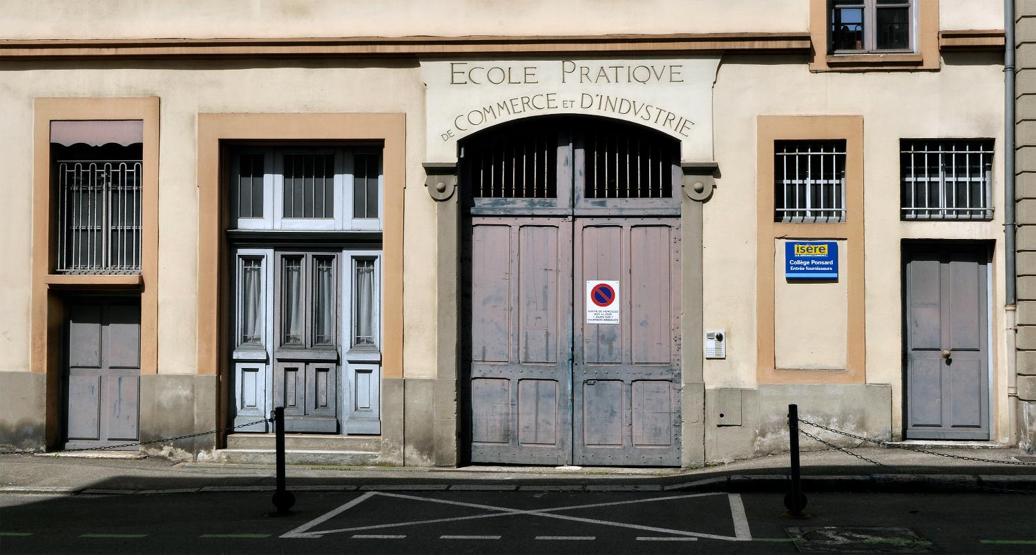 Collège de jésuites, puis institut national, école centrale supplémentaire, école communale secondaire, collège communal et école pratique de commerce et d'industrie, lycée, actuellement collège François-Ponsard