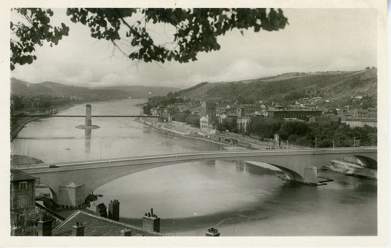 Pont routier de Lattre de Tassigny