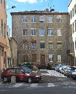 Immeuble-atelier, actuellement immeuble à logements