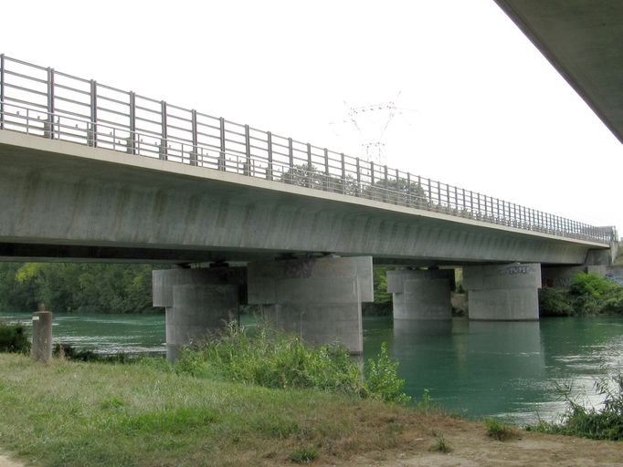 Viaduc autoroutier de Miribel-Jonage