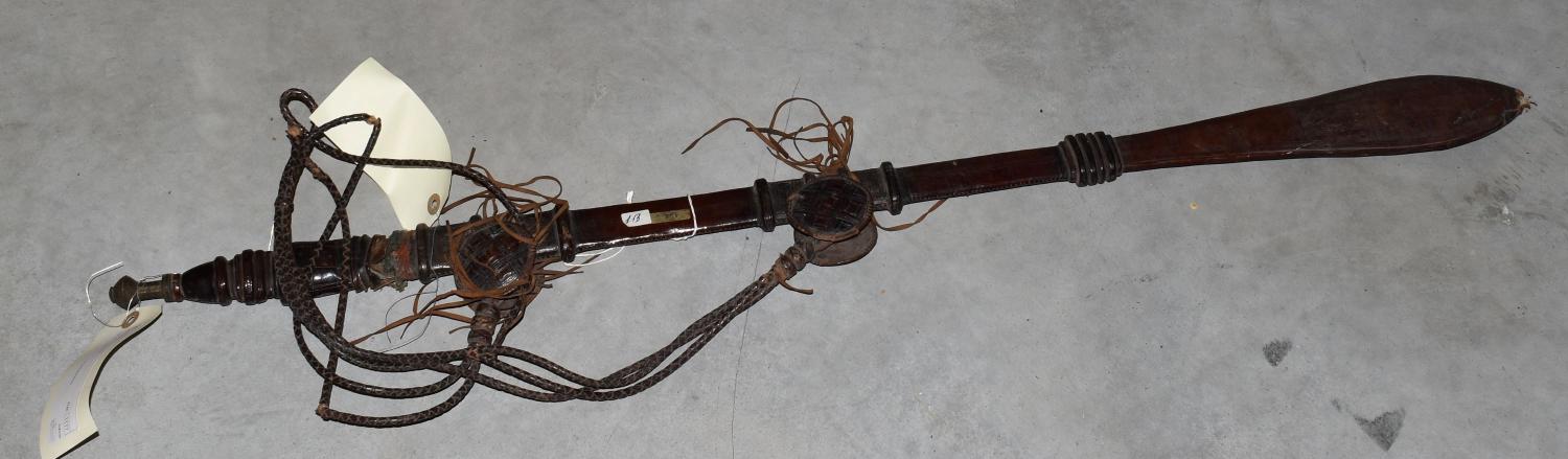 Fourreau d'un ensemble d'un sabre nigérien et son fourreau