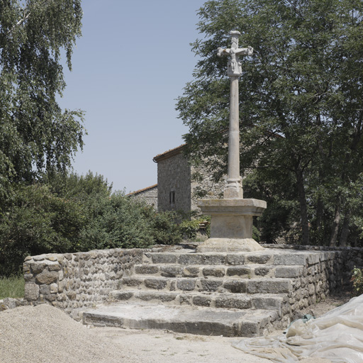 Croix de cimetière actuellement croix de chemin