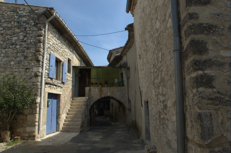 Les maisons et les fermes de la commune de Montjoyer