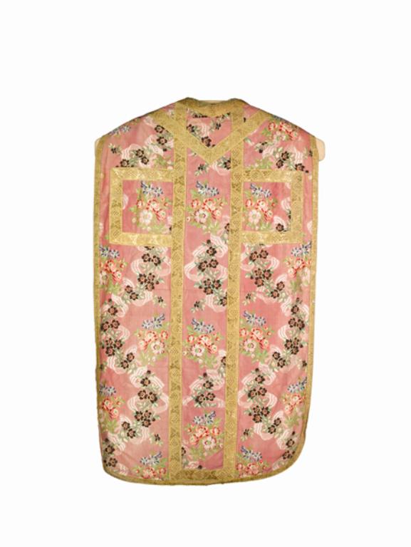 chasuble : ornement rose