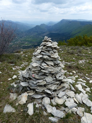 Cairn au sommet du Jambard.