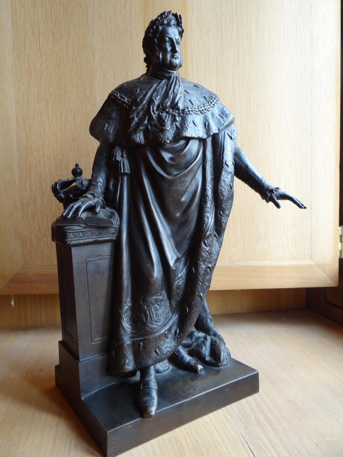 Statuette en bronze - Louis-Philippe Ier en grand manteau royal