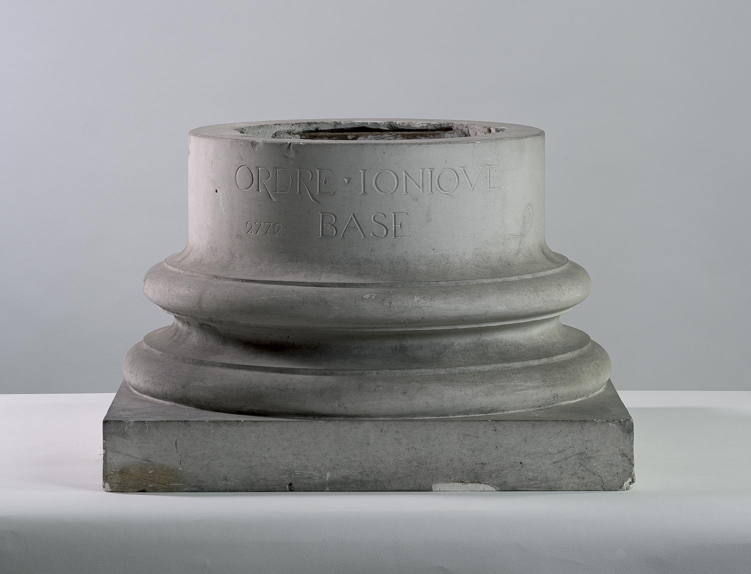 Base d'ordre ionique du théâtre de Marcellus