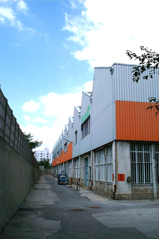 Usine d'armes dite manufacture Royale d'armes de Saint-Etienne puis GIAT Industrie actuellement cité du Design