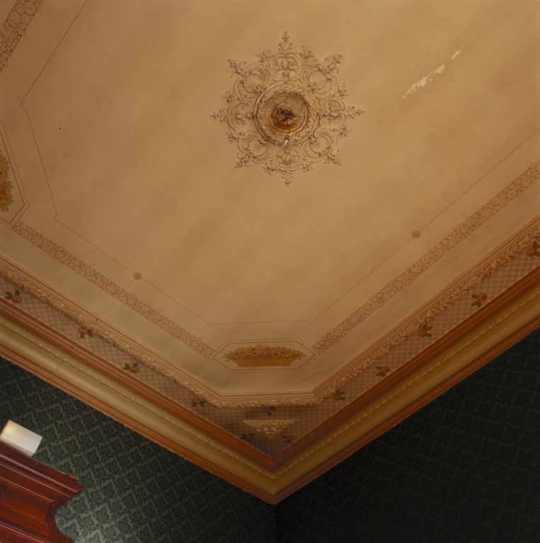 Plafond de la salle à manger