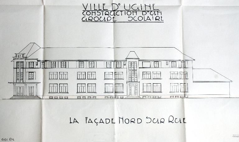 Groupe scolaire de Montroux, puis Cité technique, actuellement lycée d'enseignement général, technologique et professionnel René-Perrin