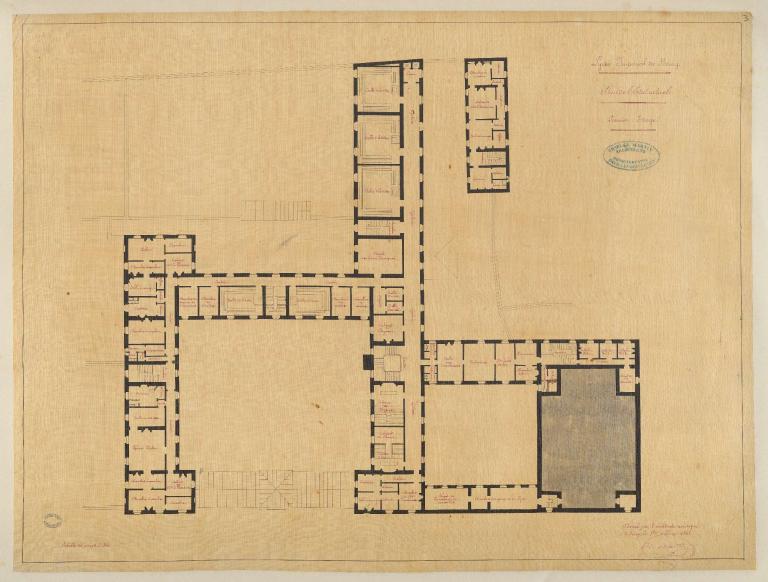 Collège de jésuites, puis école centrale, école secondaire communale, lycée impérial, lycée de garçons, actuellement lycée Lalande