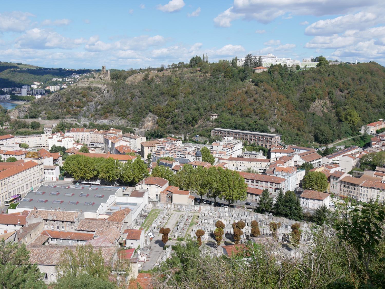 Etendage BUISSON puis usine TEYTU encollage et séchage de laine cardée actuellement réhabilitée en logements HLM