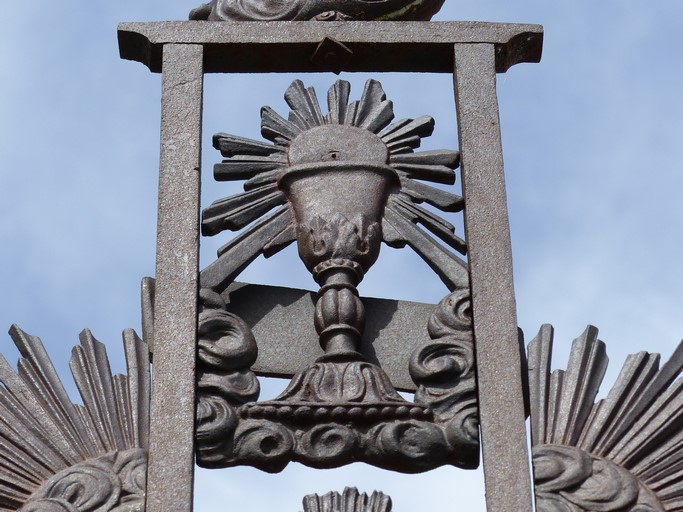 Croix du cimetière de Barret-de-Lioure