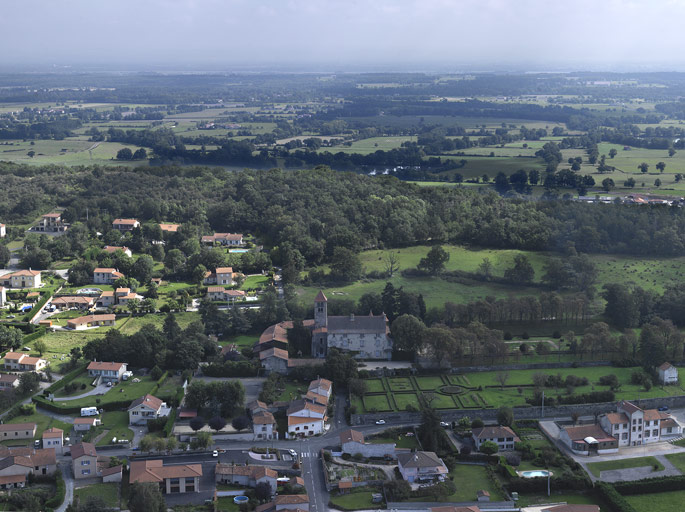 Présentation de la commune de Chalain-d'Uzore