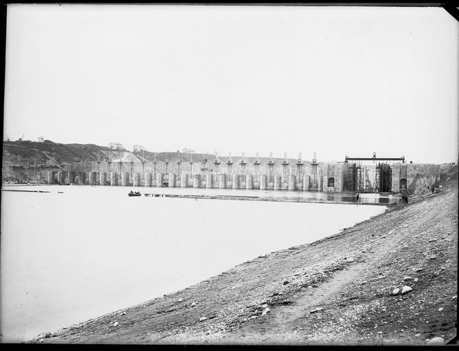 Barrage de garde dit barrage hydroélectrique de Jonage, écluse