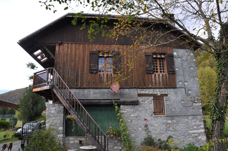 Moulin de Vesonne puis Moulin Arestan puis Usine des Steppes, actuellement Moulin de Vesonne et maison d'habitation