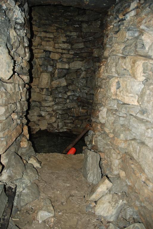 Canal souterrain maçonné alimentant l'ancien étang des soeurs de Betton.