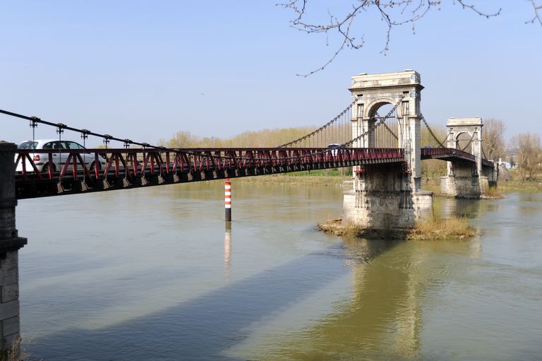 Pont routier de Chasse