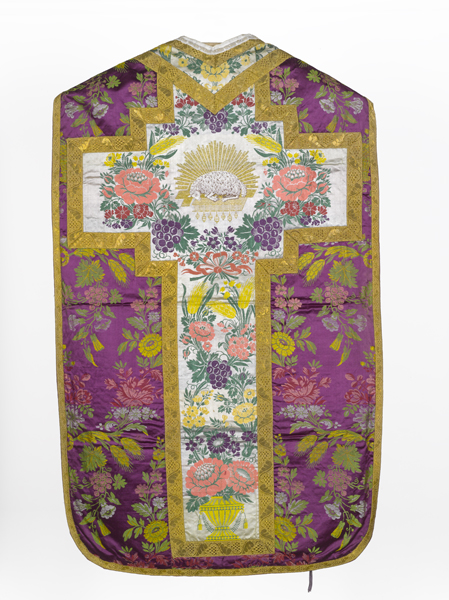 ornement violet : chasuble, voile de calice