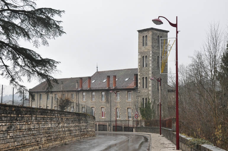 Usine de tulles de Rochassieux puis usine de caoutchouc dite Société des moulages de caoutchouc de Rochassieux actuellement logement