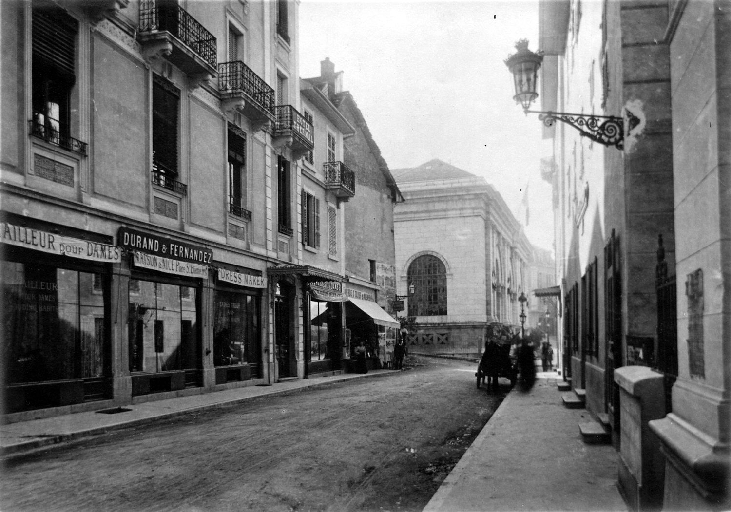 Rue Davat, anciennement rue du Conchat, puis des Moulins, puis rue des Ecoles