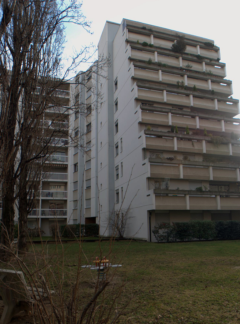 Usine, actuellement immeuble et immeuble de bureaux Les Pyramides