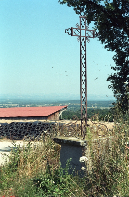 Les croix monumentales du canton de Boën et de la commune de Sail-sous-Couzan