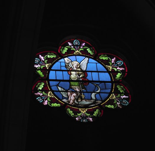 Verrière (baie 102) : Saint Michel archange terrassant le dragon