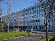 Collège de Saint-Maur puis école primaire supérieure de jeunes filles, puis lycée de jeunes filles, dit lycée Saint-Maur, puis lycée d'Etat mixte, actuellement lycée Madame-de-Staël