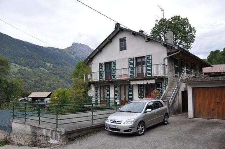 Centrale hydroélectrique du Pignet, ancienne usine d'horlogerie