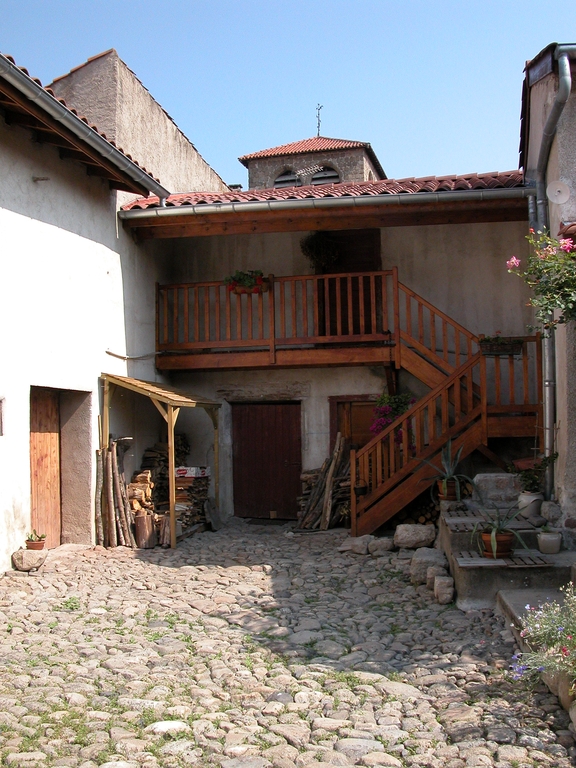 Le bourg fortifié ou "Château" de Champdieu