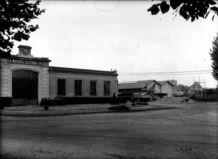 Usine de matériel électrique industriel Grammont dite Ateliers de Lyon et du Dauphiné puis le matériel électrique S.W. Schneider-Westinghouse actuellement Jeumont-Schneider