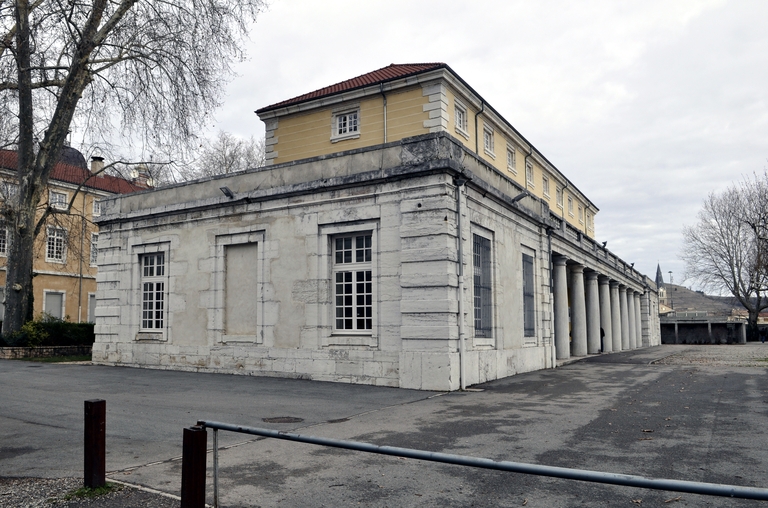 Collège de Tournon, puis école royale militaire, école centrale, collège communal, collège royal, lycée impérial, lycée de garçons, actuellement lycée Gabriel-Faure